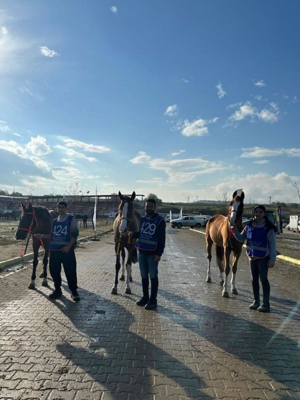 Türkiye Binicilik Federasyonu tarafından Kocaeli Sevindikli’de düzenlenen Atlı Dayanıklılık Yarışmasına katılan antrenörlerimiz ve sporcularımıza başarılar dileriz.